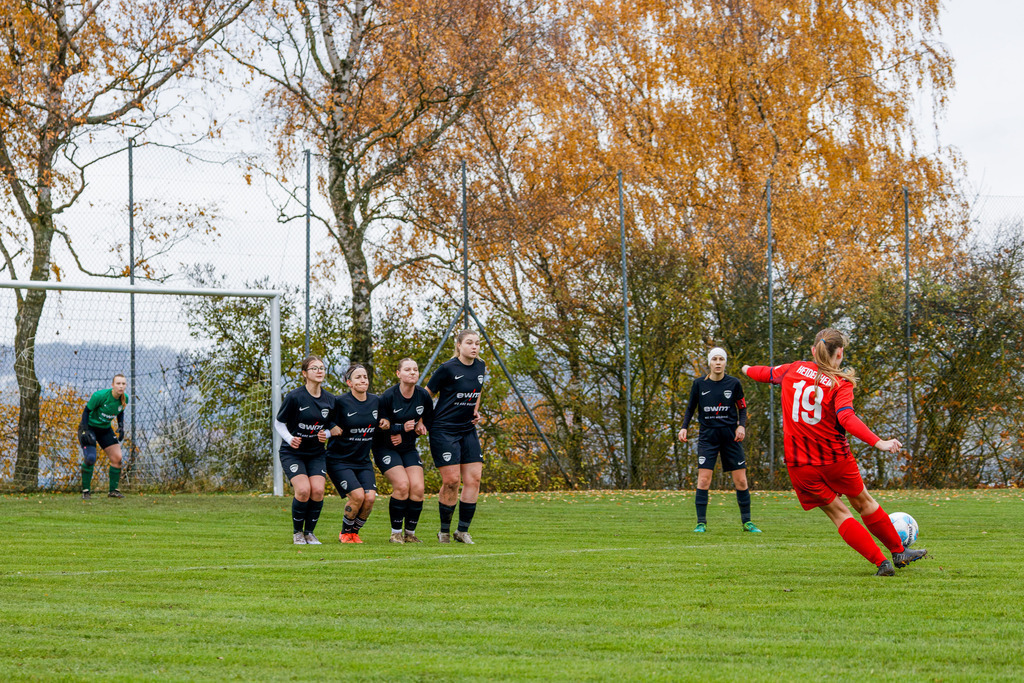 HOHFCH_251109_6288 | 1.FC Heidenheim 1846 II vs. GAST, Fußball, Frauen, Bezirksliga, 2025/2026, X. Spieltag, 03.10.2025 in Heidenheim, Kunstrasen b. Voith-Arena West(Foto: Michael Bulling) - Realisiert mit Pictrs.com
