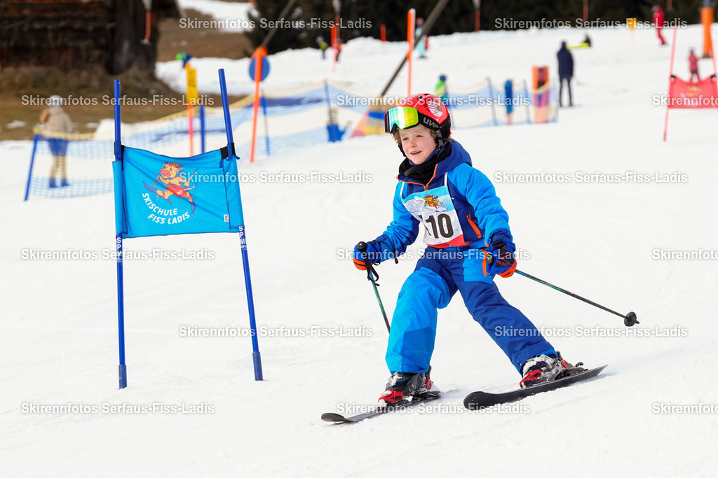 SRF_02.01.2026_0857 | Skirennfotos,Serfaus,Fiss,Ladis,Kinderskirennen,Winter,Tirol,Oberland,skirace,SFL,feelfree,weil wir's genießen,ski,Ski,skifahren,Sonnenplateau, - Realisiert mit Pictrs.com