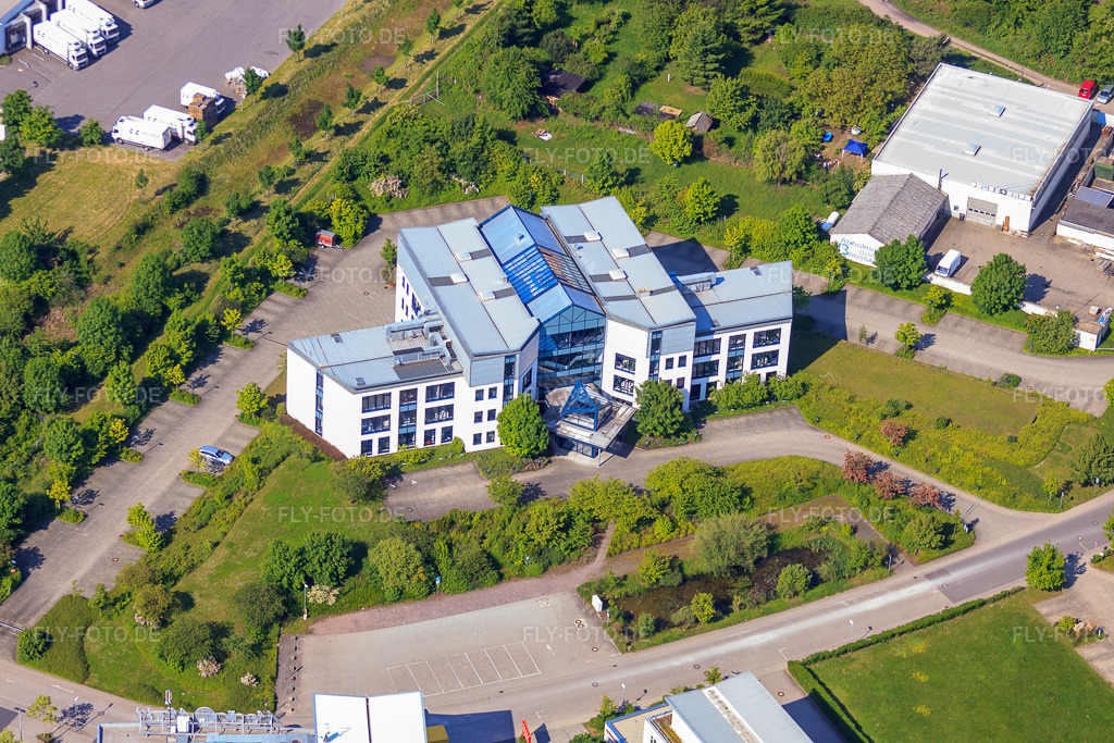 Luftbild: Ausländerbehörde, Gesundheitsamt und ZTL - Zentrum für Technikkultur Landau e.V. im Ortsteil Queichheim in Landau im Bundesland Rheinland-Pfalz in Deutschland.Foto: IMG_27339.jpg vom 23.05.2010 durch Werner Riehm/FLY-FOTO.deAuflösung des Originals: 4033 x 2689 pxWWW.SUEDLICHE-WEINSTRASSE.DE