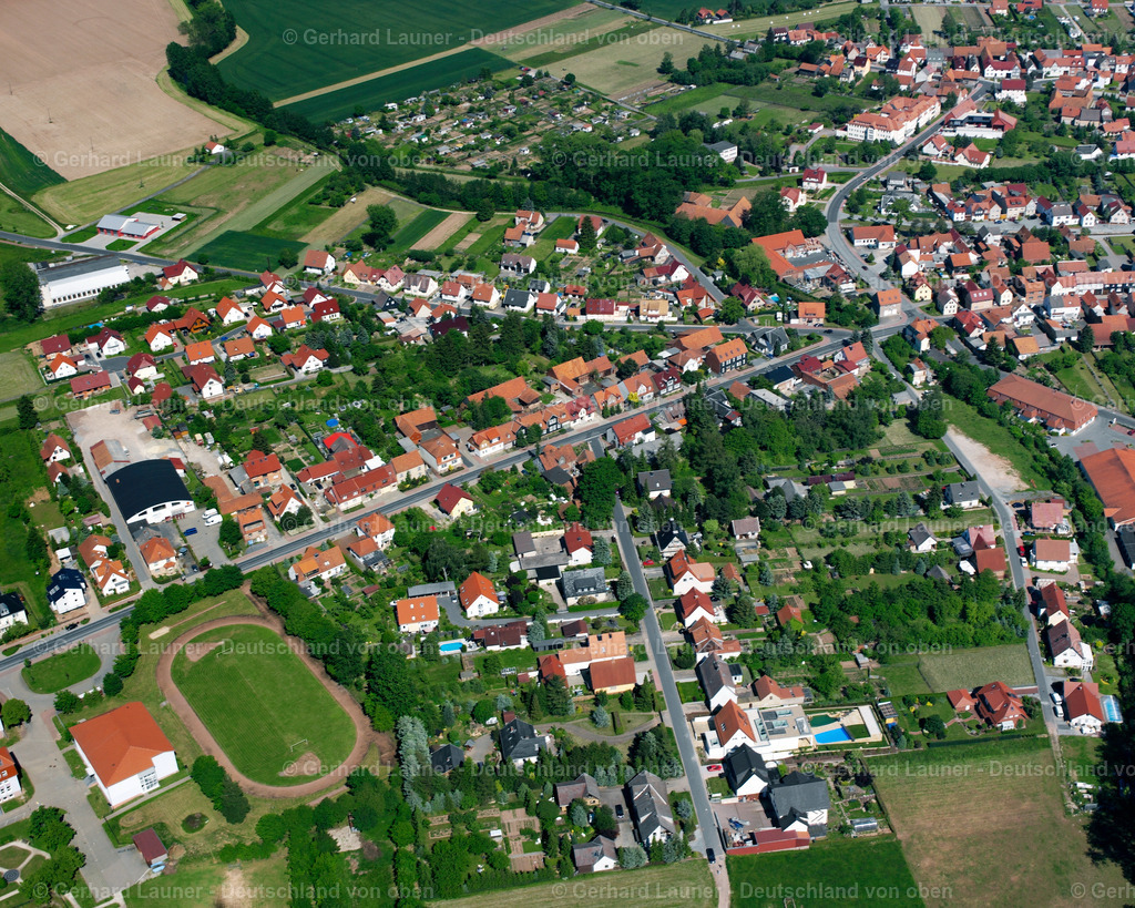 2634517 | NIEDERORSCHEL 09.06.2006 Landwirtschaftliche Nutzflächen und Feldgrenzen  umsäumen das Siedlungsgebiet des Dorfes in Niederorschel im Bundesland Thüringen, Deutschland // Agricultural land and field boundaries surround the settlement area of the village  in Niederorschel in the state Thuringia, Germany Foto: Gerhard Launer