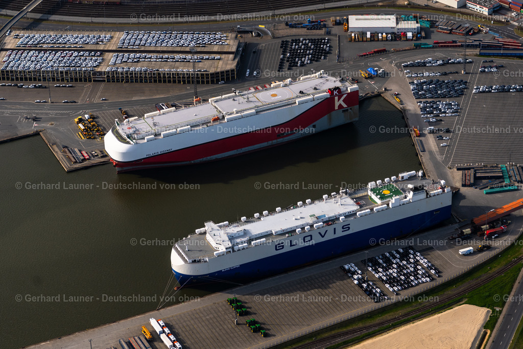 4030468 | BREMERHAVEN 01.06.2020 Autotransporter " Glovis " und Schiff " Polaris Highway " am Schiffs- Kai des Hafens Kaiserhafen im Ortsteil Stadtbremisches Überseehafengebiet Bremerhaven in Bremerhaven im Bundesland Bremen, Deutschland. Weiterführende Informationen bei: Glovis Europe GmbH,  Polaris Germany GmbH. // Car transporter " Glovis " and ship " Polaris Highway " at the ship quay of the port Kaiserhafen in the district Stadtbremisches Ueberseehafengebiet Bremerhaven in Bremerhaven in the state Bremen, Germany. Further information at: Glovis Europe GmbH,  Polaris Germany GmbH. Foto: Gerhard Launer
