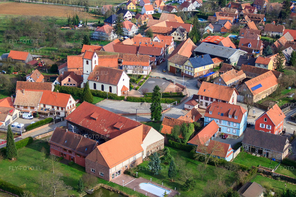 Vue aérienne: Église protestante luthérienne de Rigendorf à Ringendorf dans le département Bas Rhin, France – .Photo: IMG_38609.jpg prise le 20/03/2011 par Werner Riehm/FLY-FOTO.eu – Résolution de l'original: 4692 x 3128 px