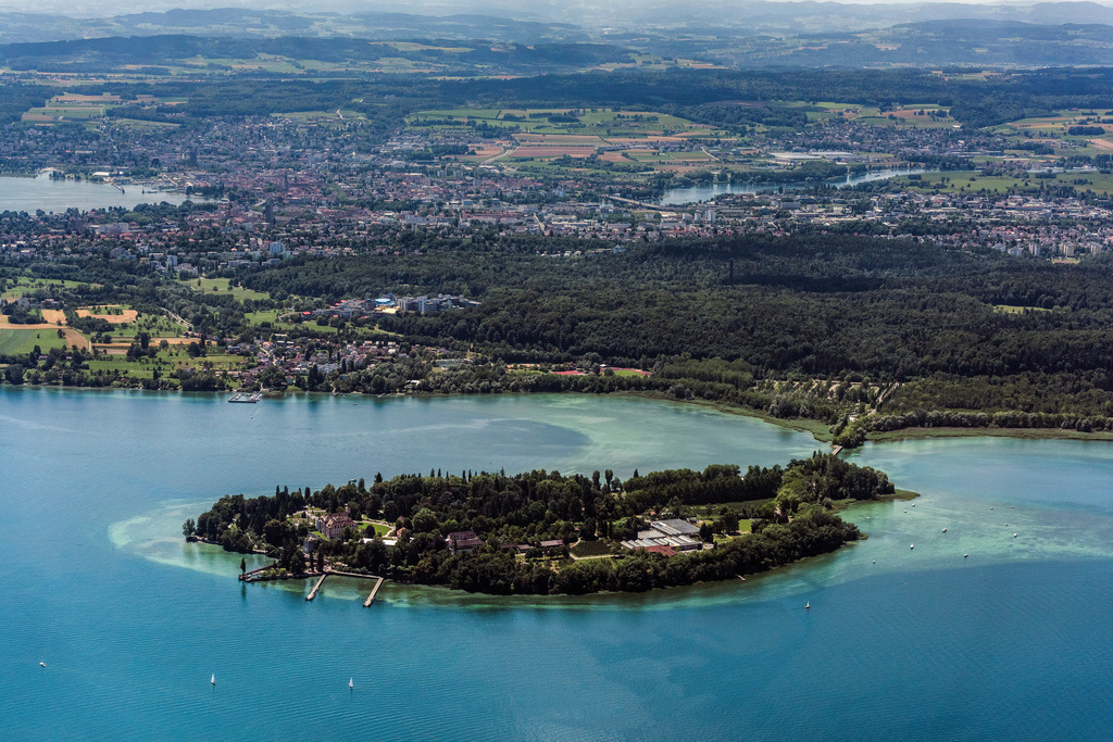 dr__0018952.jpg | MAINAU 04.07.2017 See- Insel Mainau im Bodensee in Konstanz im Bundesland Baden-Württemberg. // Lake Island Mainau im Bodensee in Konstanz in the state Baden-Wuerttemberg. Foto: Daniel Reiter