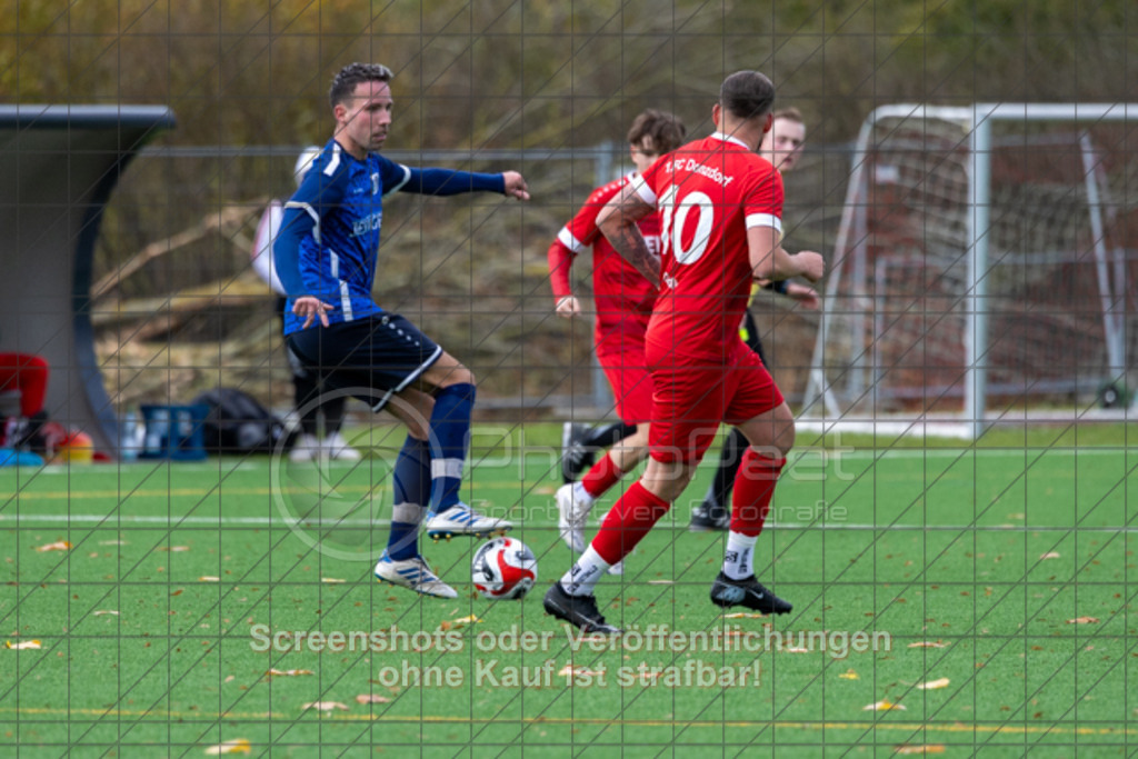 20251026_153738_0237 | #,1.FC Donzdorf (rot) vs. TSV Berkheim (blau), Fußball, Bezirksliga - Bezirk Neckar/Fils, 10. Spieltag, Saison 2025/2026, Kunstrasenplatz beim Lautertal Stadion, Süßener Straße 16, 73072 Donzdorf, 26.10.2025 - 15:00 Uhr,Foto: PhotoPeet-Sportfotografie/Peter Harich