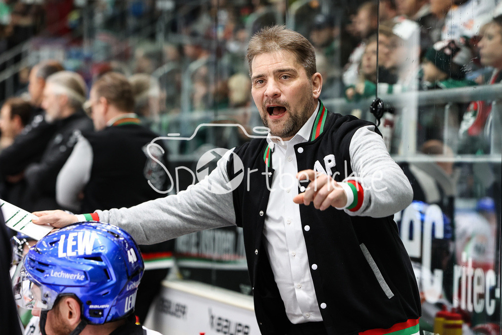 Augsburger Panther - Nürnberg ICE Tigers | Panhter CO-Trainer Juha NOKELAINEN in Aktion / Freisteller / Einzelfoto / DEL Retro Spiel