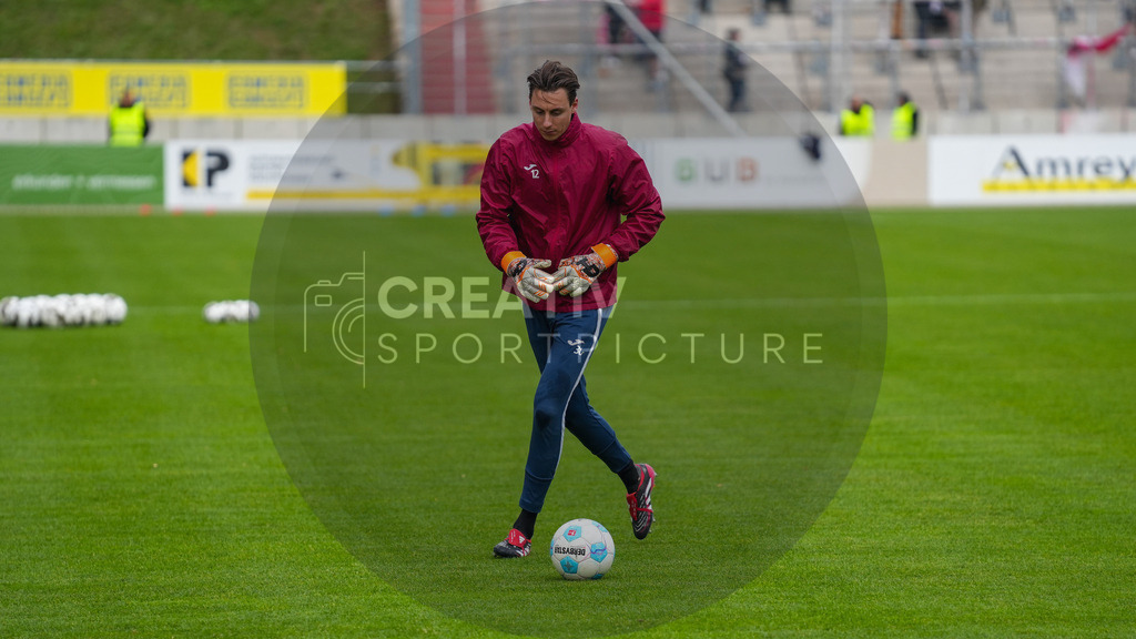 Fußball, Herren, Saison 2025/2026, Regionalliga Nordost, 14. Spieltag, FSV Zwickau vs. FSV 63 Luckenwalde, Samstag 01.11.2025, GGZ-Arena Zwickau | Fußball, Herren, Saison 2025/2026, Regionalliga Nordost, 14. Spieltag, FSV Zwickau vs. FSV 63 Luckenwalde, Samstag 01.11.2025, GGZ-Arena Zwickau, Im Bild: Kevin Tittel (Luckenwalde) - Realisiert mit Pictrs.com