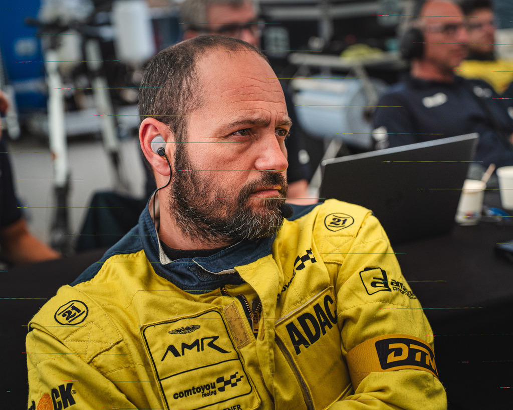 TXO06684 | Exklusive Motorsport-Fotografie aus Leipzig von TXO Media – für Rennfahrer, Teams & Sponsoren. Sausemuth liefert starke Bilder, die Emotion zeigen. Jetzt buchen & glänzen! - Realisiert mit Pictrs.com