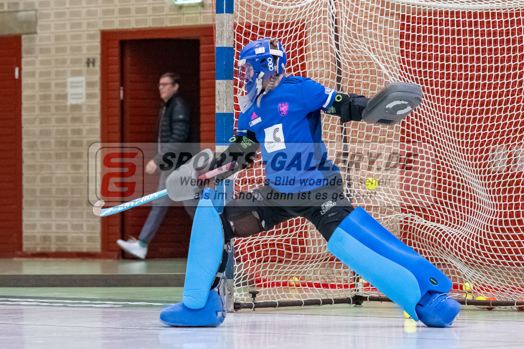 HK_20221126_101655 | 1. Bundesliga ( Halle ) Damen Crefelder HTC - Düsseldorfer HC am 27.11.2022 Crefelder HTC, Krefeld , Burmester Cleo ( Torfrau Düsseldorfer HC #33 )