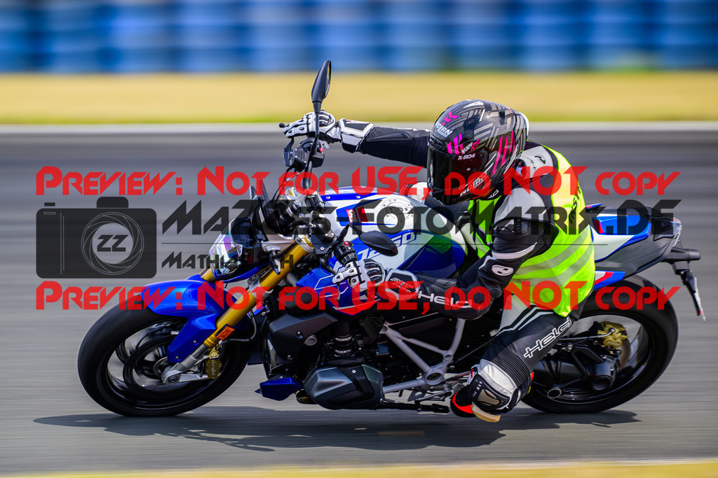 MaZZes_FotoMatrix_240725_6007705_2252 | BLAU