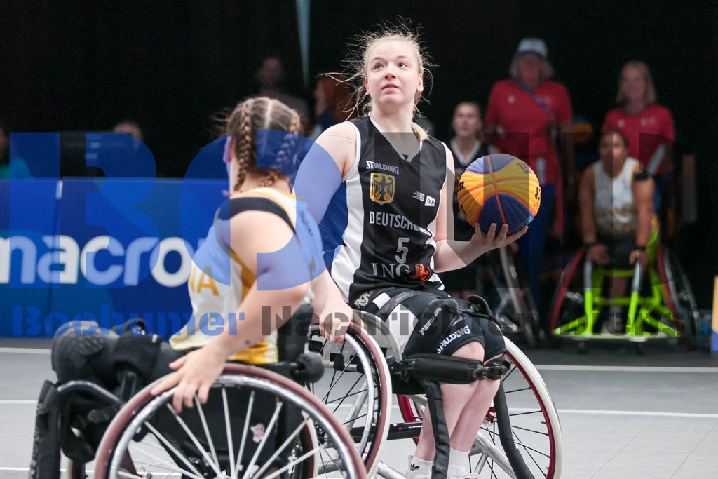 SES_TTG3X320250717-126 | bond - Realisiert mit Pictrs.com