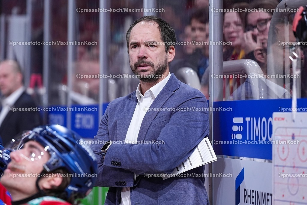 xYDRx20012601005 | 20.01.2026, xydrx, Eishockey, DEL2, Düsseldorfer EG - Blue Devils Weiden, PSD Bank Dome Düsseldorf: Harry Lange (Cheftrainer Düsseldorfer EG)    Photo: xYannisxDreimannxPressefotoKochx