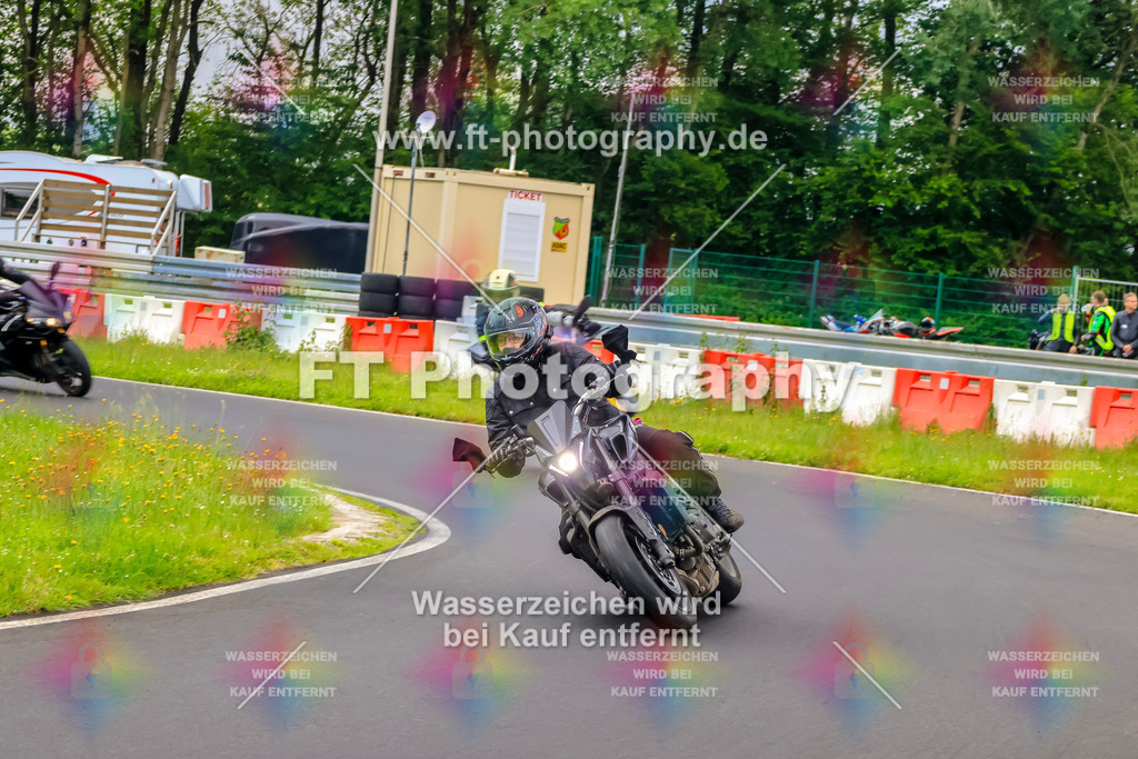 VBK-6334 | Hier findet Ihr Bilder von Touristenfahrten auf der Nürburgring Nordschleife oder von anderen Veranstaltungen die ich besucht habe. Viel Spass beim Durch Schauen 