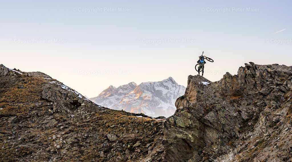 Outentic Rest - Social Media Kram PM-24 | piet_flosse