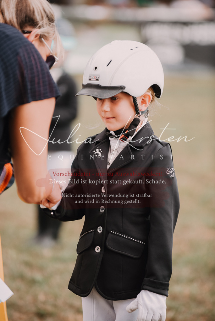 DSC_6383 | Pferde- und Turnierfotografie in Westsachsen. Pferdeportraits, Auftragszeichnungen und intuitive Kunst.