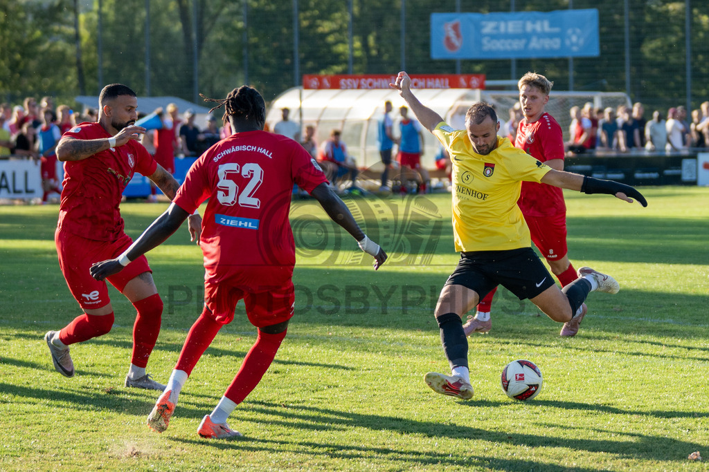 SSV Schwäbisch Hall vs. SG Sonnenhof Großaspach, Fussball, WFV-Pokal, 3. Runde, 11.08.2026 | Torchance durch Fabian Eisele (SG Sonnenhof Großaspach, #23),SSV Schwäbisch Hall vs. SG Sonnenhof Großaspach, Fussball, WFV-Pokal, 3. Runde, 11.08.2026