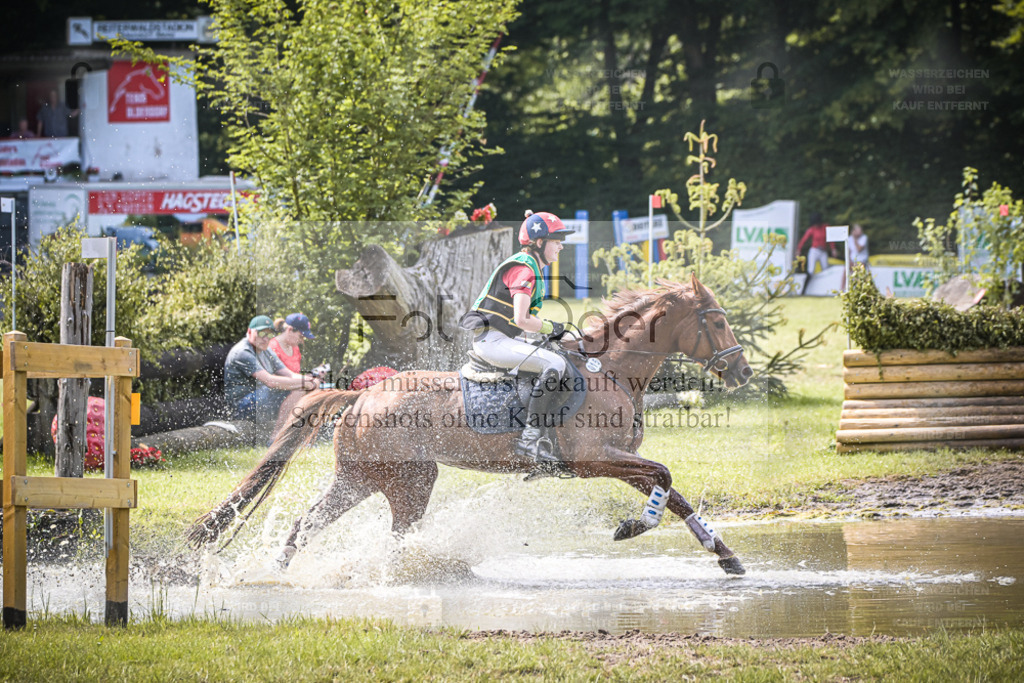 DOS_0262 | Entdecke hochwertige Reitturnierfotos von Foto Oger. Professionell, emotional und authentisch – jetzt Lieblingsmomente im Shop bestellen. - Realisiert mit Pictrs.com