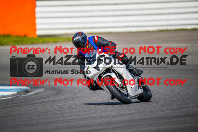 MaZZes_FotoMatrix_230410_6996 | INST