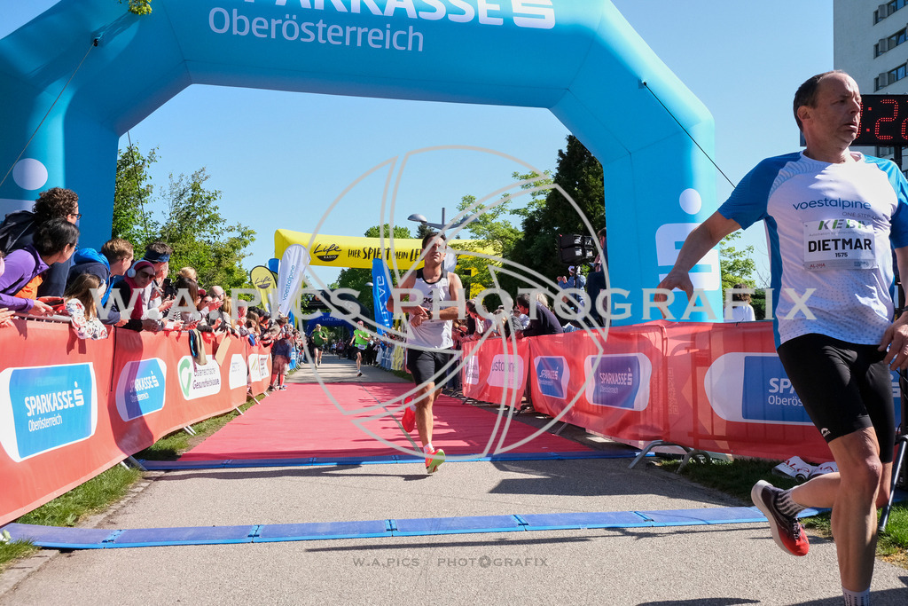 ..... | LINZ,AUSTRIA,27.April 24, Int. 3 Brückenlauf Linz  , Image shows: Photo: WAPICS / Michael ring