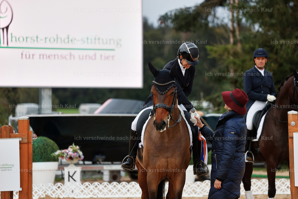 12-Siegerehrung-DRESSUR  S___  -StoibPH-5393 | working equitationturnier fotograf videograf stoibphotography marixx film working equitation deutschland reitsport turnierfotografie eventfotografie equestrian events