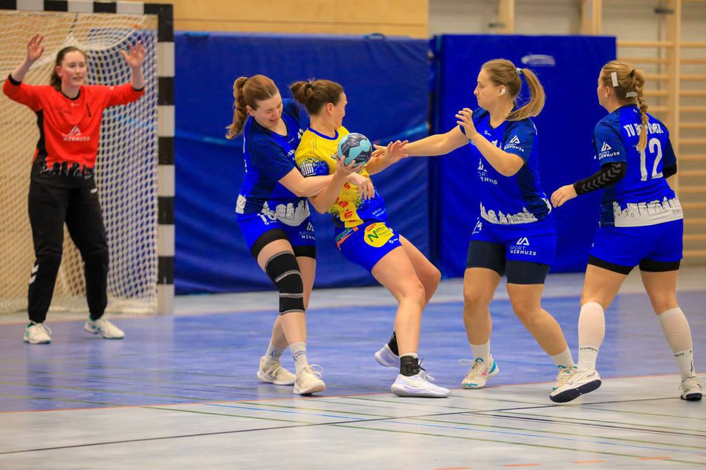 TvBorkenIII_SVN_161125_028 | Bildergalerie von Sport-Ereignissen aber auch von weiteren spannenden Dingen - nicht nur vom Niederrhein. In Anlehnung an den bekannten Spruch von Hanns Dieter Hüsch heißt das Motto: "Niederrhein ist überall".  - Realisiert mit Pictrs.com