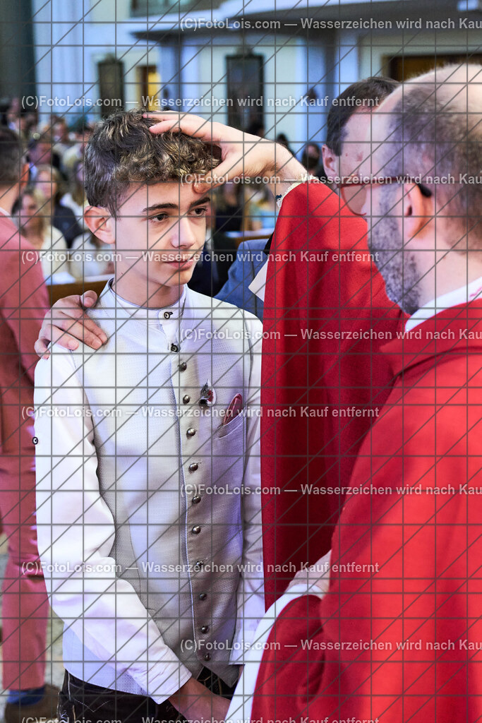 ALP0783_PfarrFirmung Wieselburg_Firmvorgang | (C)FotoLois.com, Alois Spandl, Firmung in der Pfarrkirche Wieselburg mit Generalvikar Dr. Christoph Weiss, Dechant Pfarrer Daniel Kostrzycki und Monignore Franz Dammerer, Sa 15. Juni 2024.