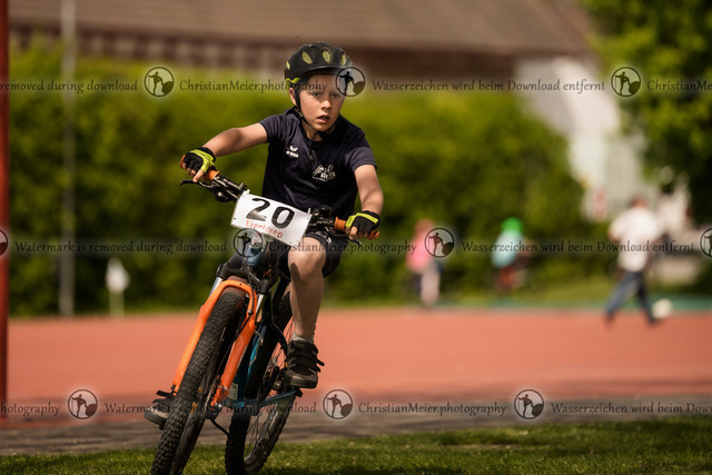 Eierlesen 2026 | Sie wurden bei einem Event oder Sportanlass fotografiert? Hier finden sie ihre Bilder! - Realisiert mit Pictrs.com