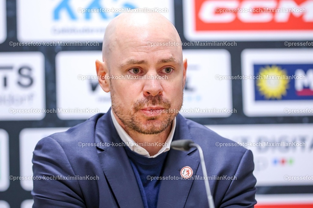 DEG02012501079 | 02.01.2025, Eishockey, Penny DEL, Düsseldorfer EG - ERC Ingolstadt, PSD-BANK Dome: Cheftrainer Steven Reinprecht (DEG)