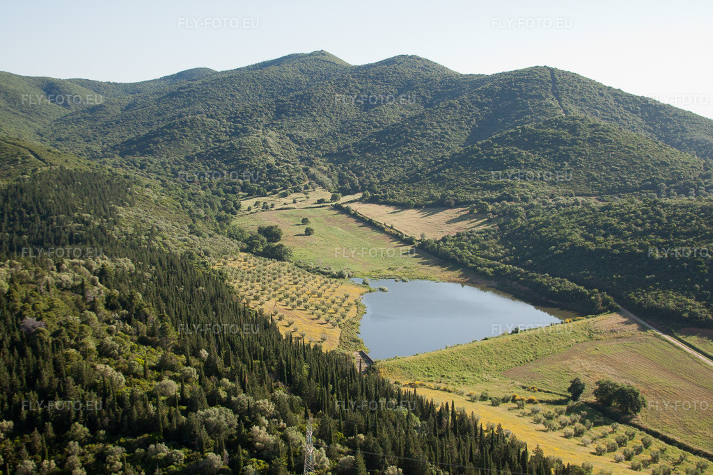 Vue aérienne: Vue de la ville à Macchiascandona dans le département Toscane, Italie. Photo: IMG_28250.jpg prise le 01/06/2010 par Werner Riehm/FLY-FOTO.eu – Résolution de l'original: 4752 x 3168 px