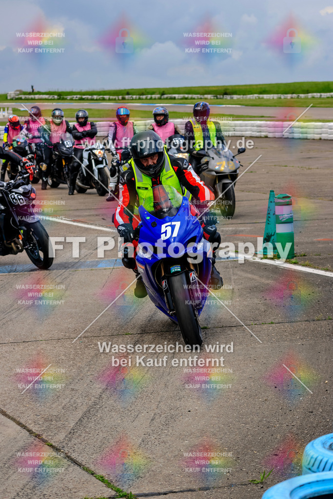 MotoTeam-9661 | Hier findet Ihr Bilder von Touristenfahrten auf der Nürburgring Nordschleife oder von anderen Veranstaltungen die ich besucht habe. Viel Spass beim Durch Schauen 