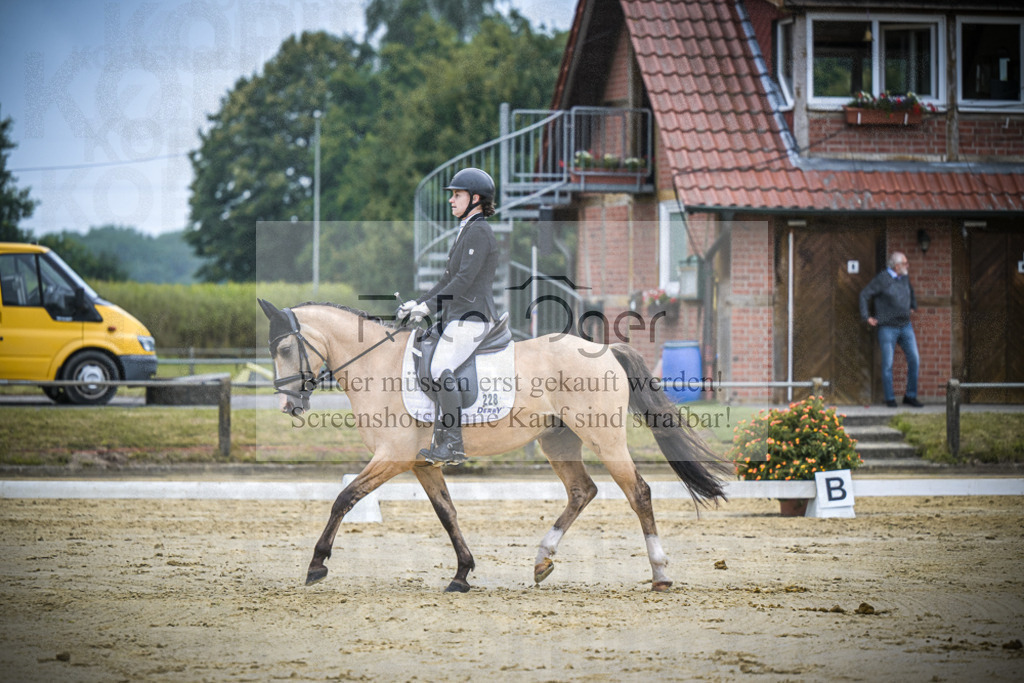 DOS_2808 | Entdecke hochwertige Reitturnierfotos von Foto Oger. Professionell, emotional und authentisch – jetzt Lieblingsmomente im Shop bestellen.Deutschlandweite Turnierfotografie. - Realisiert mit Pictrs.com