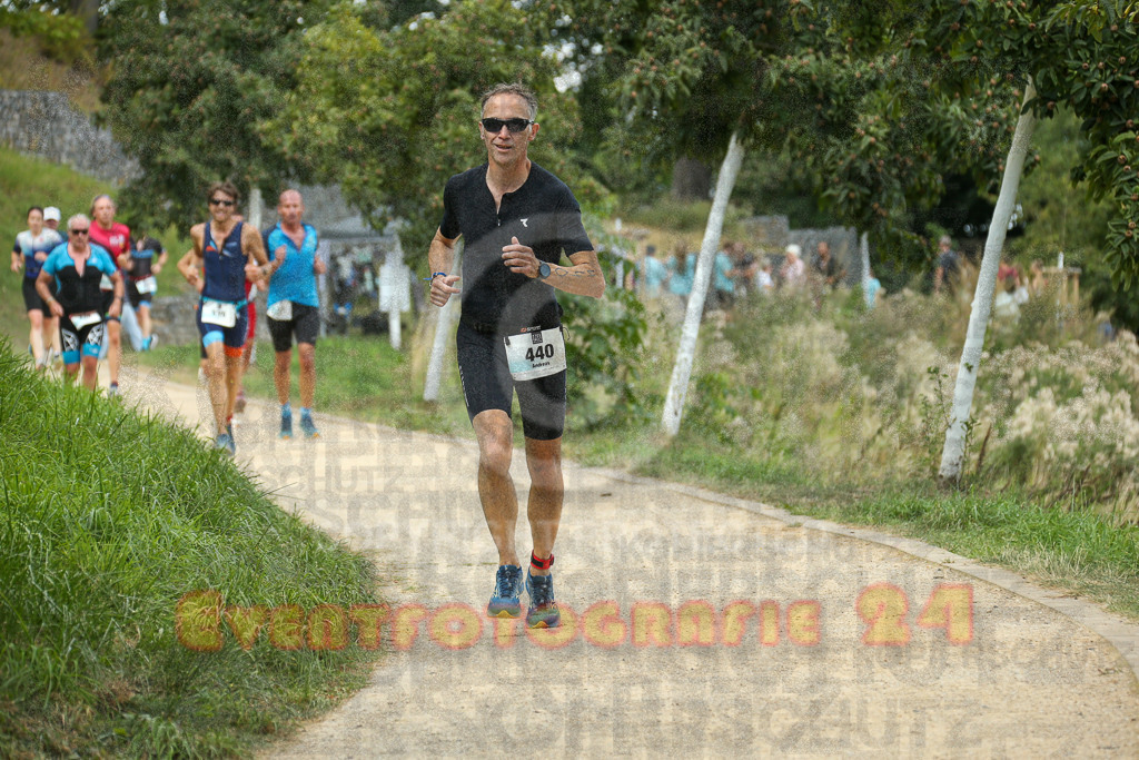 250824_1345_EX1_3570 | Sportfotografie im Rhein-Sieg Kreis, Köln, Bonn, NRW, Rheinland Pfalz, Hessen, etc. Unser Tätigkeitsfeld umfasst den Laufsport vom Volkslauf über den Marathon, Duathlon, Triathon bis zum Ultralauf wie Kölnpfad Ultra oder Schindertrail.