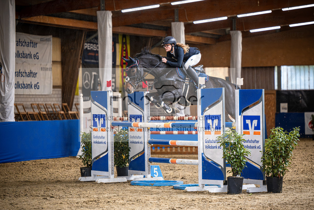 DOS_1237 | Entdecke hochwertige Reitturnierfotos von Foto Oger. Professionell, emotional und authentisch – jetzt Lieblingsmomente im Shop bestellen.Deutschlandweite Turnierfotografie. - Realisiert mit Pictrs.com