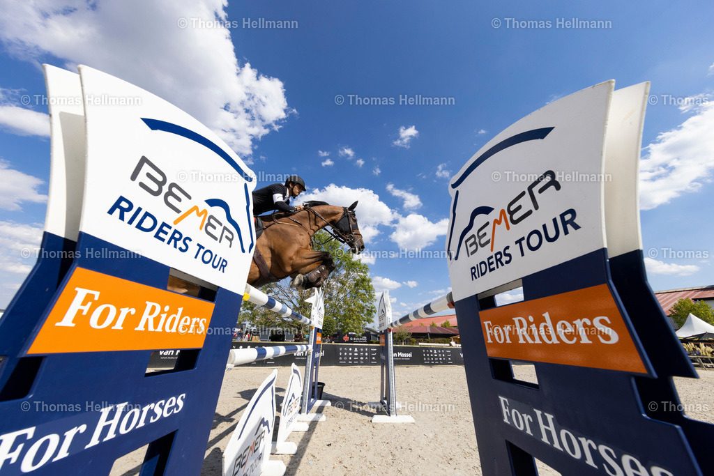 99 E-UP (ITA)_ Emanuele CAMILLI_022 | 99 E-UP (ITA), Emanuele CAMILLI beim CSI Azelhof 2022 am 02.09.22 in Lier, Azelhof