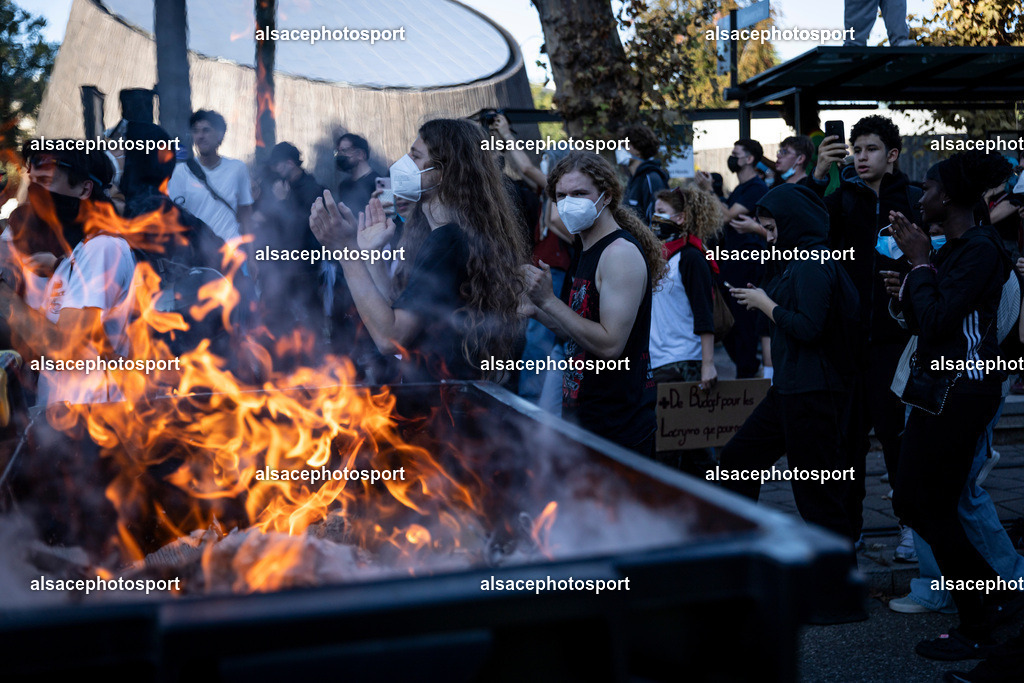 9L6A4454 | manifestation de lycéens à Strasbourg, le 6 octobre 2026, dans le cadre d’un mouvement national de protestation contre les conditions d’apprentissage. - Realisiert mit Pictrs.com