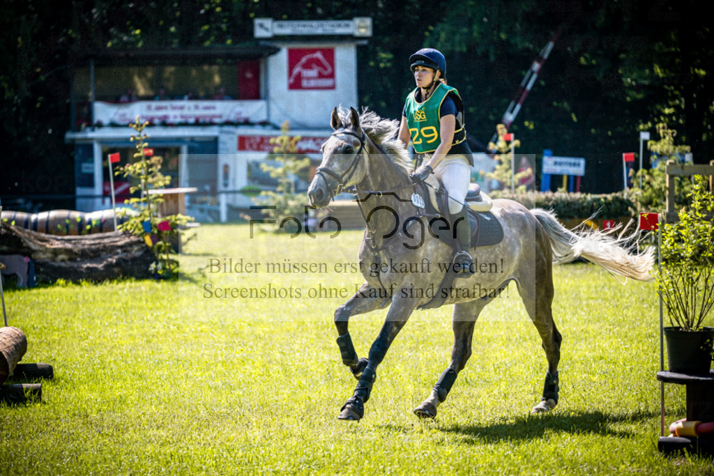 Vielseitigkeitsturnier Melle Oldendorf | Entdecke hochwertige Reitturnierfotos von Foto Oger. Professionell, emotional und authentisch – jetzt Lieblingsmomente im Shop bestellen.Deutschlandweite Turnierfotografie. - Realisiert mit Pictrs.com