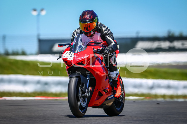 0795-260526NBR-012_795 | Deine Full-Service-Agentur für ✔️Videoproduktionen und ✔️Motorsportfotografie Jetzt Angebot anfragen!
