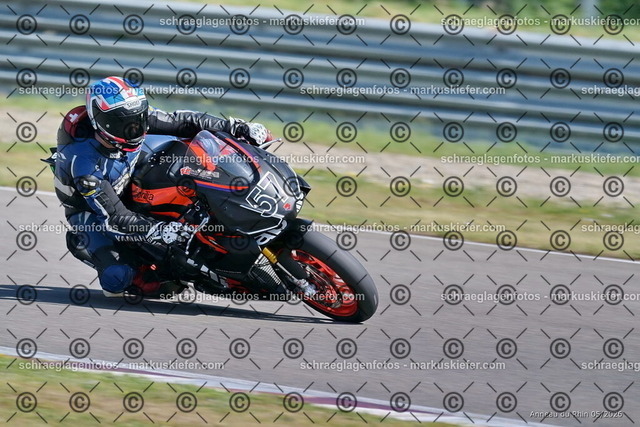 26BT02-0414 | markuskiefer.com - Realisiert mit Pictrs.com