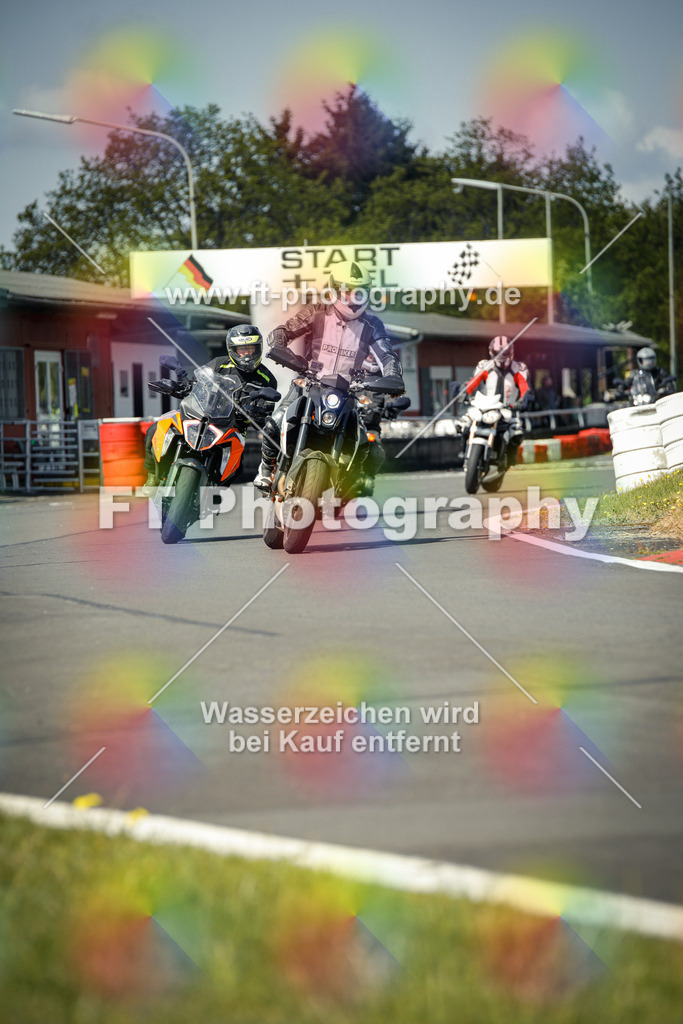 OBK_Mai_Volker_Adam-10594 | Hier findet Ihr Bilder von Touristenfahrten auf der Nürburgring Nordschleife oder von anderen Veranstaltungen die ich besucht habe. Viel Spass beim Durch Schauen 