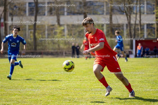 Fußball I Junioren I Saison 2025-2026 I DFB-Nachwuchsliga I 8. Spieltag I JFV Lübeck - 1. FC Magdeburg 199 | Taylan Batur (4, JFV Lübeck) - Realisiert mit Pictrs.com