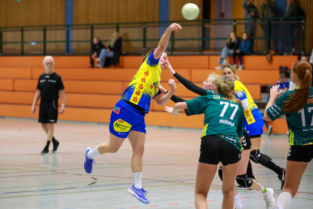 SVN_ SVFriedrichsfeld_141224_053 | Bildergalerie von Sport-Ereignissen aber auch von weiteren spannenden Dingen - nicht nur vom Niederrhein. In Anlehnung an den bekannten Spruch von Hanns Dieter Hüsch heißt das Motto: "Niederrhein ist überall".  - Realisiert mit Pictrs.com