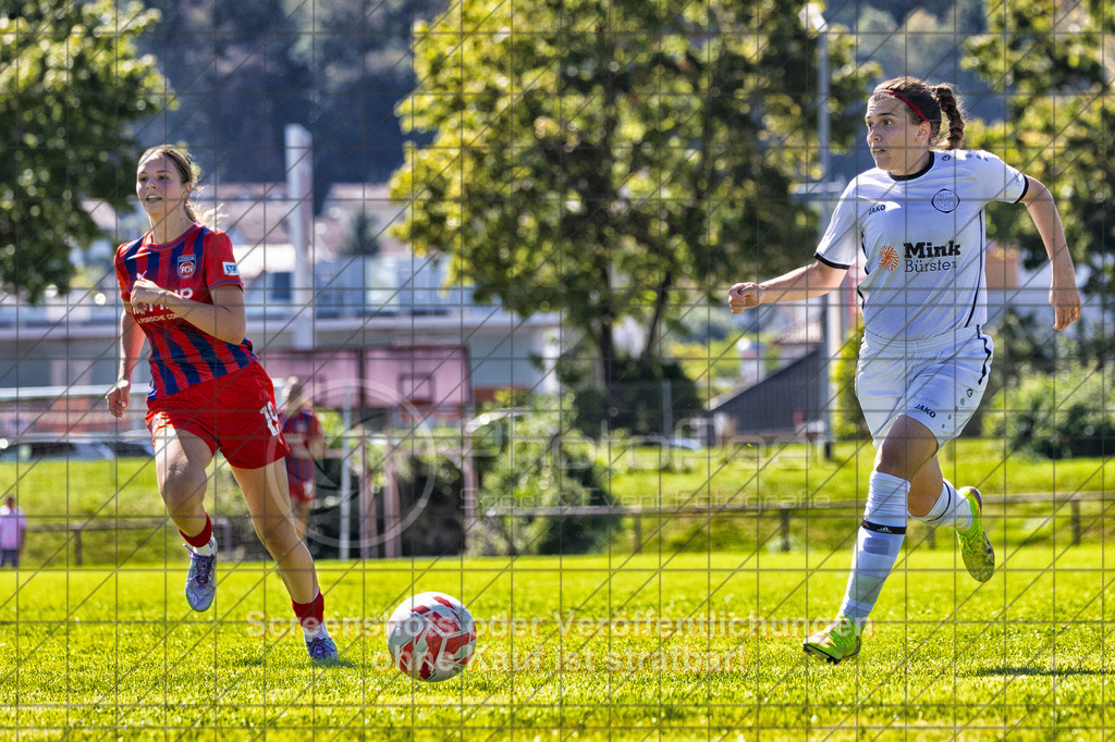 20260906_121359_0197-Bearbeitet_(c)_by_PhotoPeet | Lena Scheuring (1.FC Donzdorf #10)1.FC Donzdorf (weiß) vs. 1.FC Heidenheim 1846 (rot), Fußball, Frauen-Verbandspokal Gruppe 2, 2. Runde, Saison 2026/2027, Rasenplatz Lautertal Stadion, Süßener Straße 16, 73072 Donzdorf, 06.09.2026 - 11:00 Uhr,Foto: PhotoPeet / Sport- &amp; Eventfotografie / Peter Harich