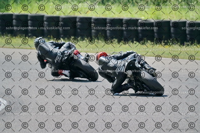 26BT02-1427 | markuskiefer.com - Realisiert mit Pictrs.com