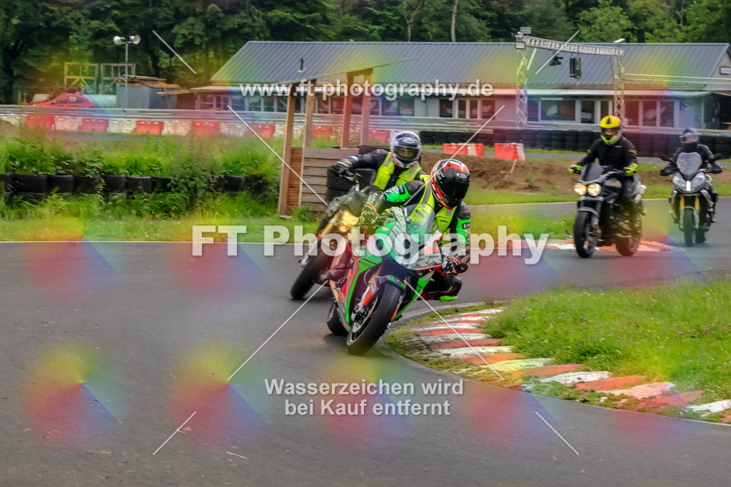 VBK-6182 | Hier findet Ihr Bilder von Touristenfahrten auf der Nürburgring Nordschleife oder von anderen Veranstaltungen die ich besucht habe. Viel Spass beim Durch Schauen 