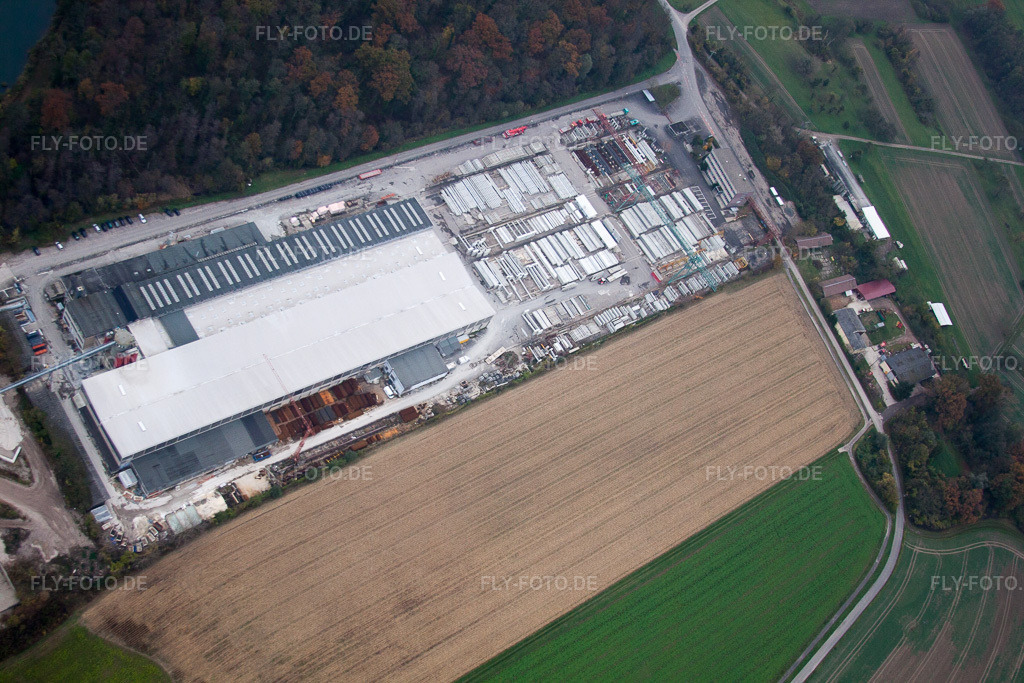 Luftbild: Betonfertigteilewerk Linkenheim GmbH & Co. KG in Linkenheim-Hochstetten im Bundesland Baden-Württemberg in Deutschland.Foto: IMG_60915.jpg vom 16.11.2013 durch Werner Riehm/FLY-FOTO.deAuflösung des Originals: 4752 x 3168 px