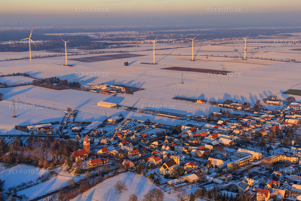 Luftbild: Windpark Minfelde im Winter bei Schnee in Minfeld im Bundesland Rheinland-Pfalz in Deutschland. Foto: IMG_54775.jpg vom 08.12.2012 durch Werner Riehm/FLY-FOTO.de