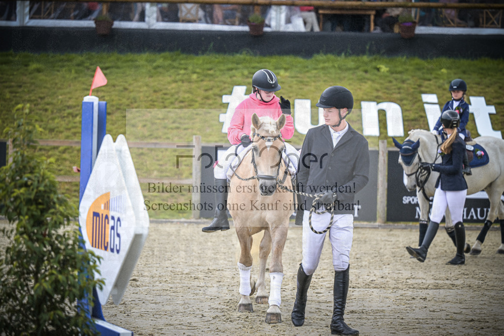 DOS_0048 | Entdecke hochwertige Reitturnierfotos von Foto Oger. Professionell, emotional und authentisch – jetzt Lieblingsmomente im Shop bestellen.Deutschlandweite Turnierfotografie. - Realisiert mit Pictrs.com