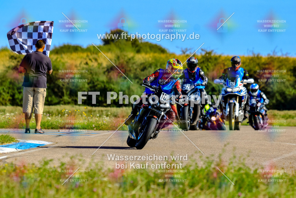 010-1879 | Hier findet Ihr Bilder von Touristenfahrten auf der Nürburgring Nordschleife oder von anderen Veranstaltungen die ich besucht habe. Viel Spass beim Durch Schauen 