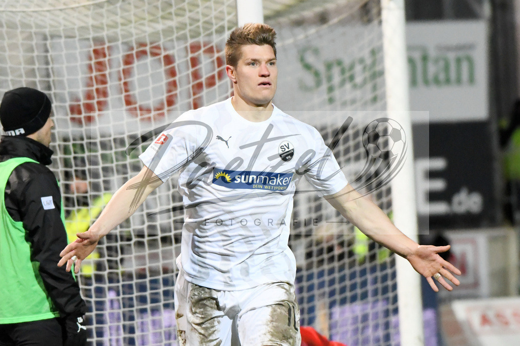 20200129_OSNSVS_0057JPG | Fußball, Herren: Kevin Behrens (SV Sandhausen) Torjubel, jubelt nach seinem Tor zum 1:2 beim Spiel der 2. Bundesliga zwischen VfL Osnabrück vs. SV Sandhausen am 29.01.2020 im Stadion an der Bremer Brücke in Osnabrück, Deutschland.(Foto von Nico Paetzel) - Realisiert mit Pictrs.com