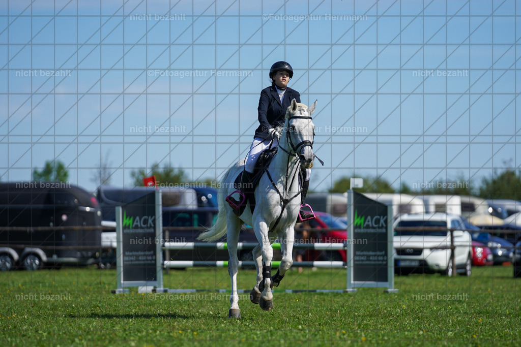 20230917-FAH09418 | Landsberg am Lech, 2023, Kaufbeuren, Kempten, Allgäu, Turnierfotografen Bayern, Fotoagentur Herrmann, Turnierbilder, Reitsport Fotos, Pferdefotograf, Augsburg, Bad Tölz, Dachau, Karlsfeld, Memmingen, Buchloe, Schwabmünchen