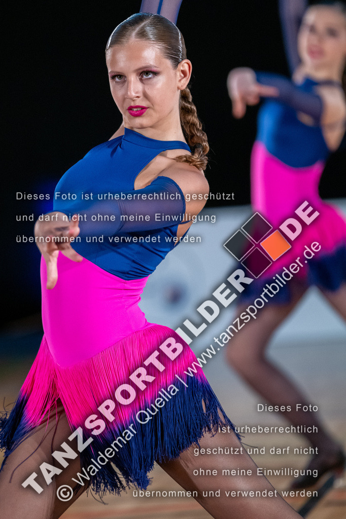 20250503-01097 | Hier finden Sie Tanz Bilder vom Latein und Standard Formationen tanzen. Sportbilder vom Tanzsport. Schöne Fotos und von Weltmeisterschaft, Europameisterschaft, Bundesliga, Regionalliga, Oberliga und Landesliga sowie von GOC Stuttgart, DanceComp, WM Bremen